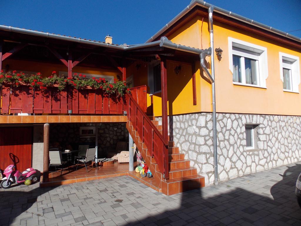 Szonja Apartman Egerszalók Exterior foto